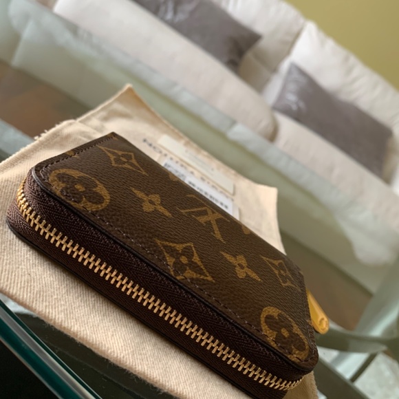 Luis Vuitton Zippy Coin Purse Monogram - Picture 6 of 15